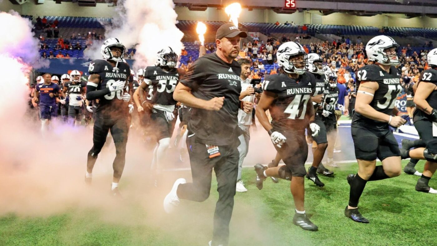 UTSA Roadrunners Football 2024 Myrtle Beach Bowl